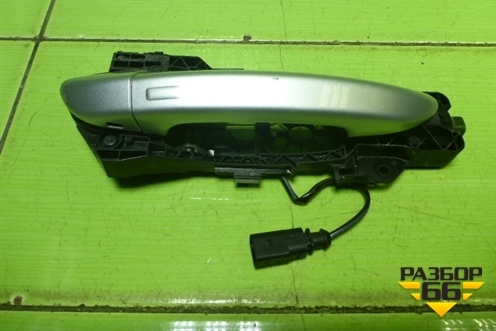 Ручка наружная двери передней правой (3C0837886) для Volkswagen Passat-CC с 2008г (Пассат ЦЦ)