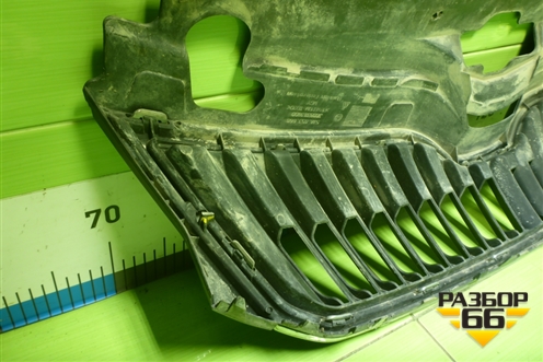 Решетка радиатора (5JA853668) для Skoda Rapid с 2013г (Рапид)