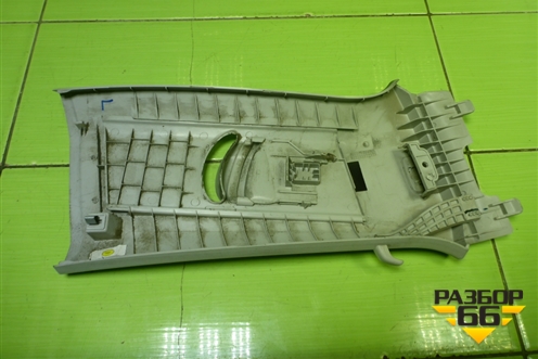 Обшивка стойки центральная верхняя левая (5JA867243) для Skoda Rapid с 2013г (Рапид)