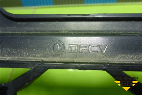 Решетка в бампер центральная  (верхняя) (8406037С6200) для Dongfeng DFH4180
