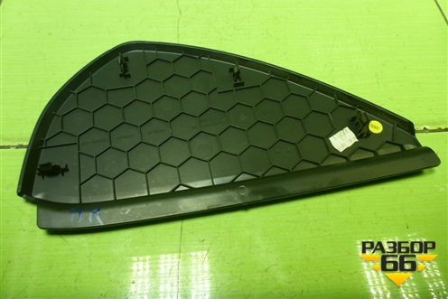 Накладка на торпедо (боковая правая) (5JA857504) для Skoda Rapid с 2013г (Рапид)