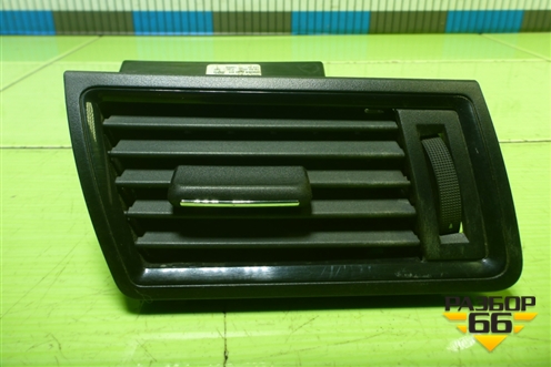 Дефлектор воздушный правый (5JA819702E) для Skoda Rapid с 2013г (Рапид)