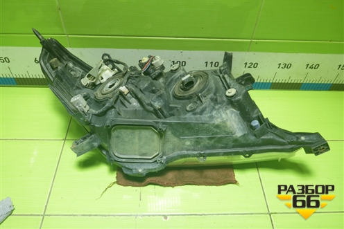 Фара левая (до 2012г галоген) (8117060C42) для Toyota Land Cruiser (200) с 2008г (Ленд Крузер)
