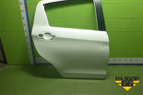 Дверь задняя правая для Toyota Vitz с 2010-2020г (Витц)