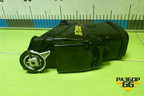 Дефлектор воздушный правый (5568760100) для Toyota Land Cruiser (200) с 2008г (Ленд Крузер)