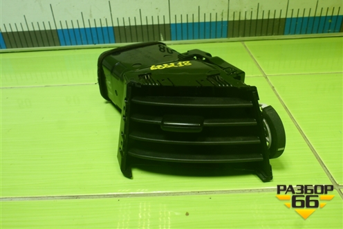 Дефлектор воздушный правый (5568760100) для Toyota Land Cruiser (200) с 2008г (Ленд Крузер)