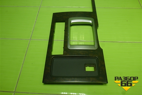 Накладка внутренняя (центральной консоли) (5882160140) для Toyota Land Cruiser (200) с 2008г (Ленд Крузер)
